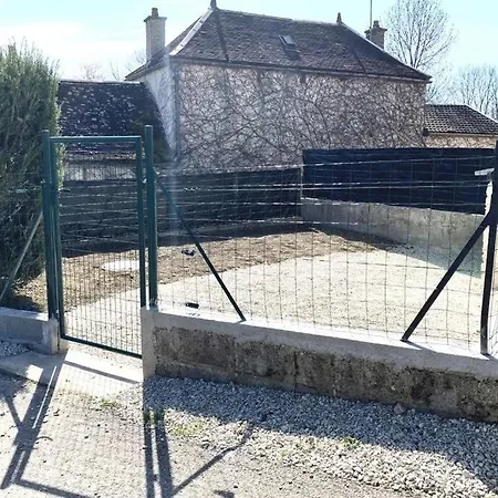 Holiday home Charmante Maison De Campagne Au Coeur Des Vignes Loches-sur-Ource